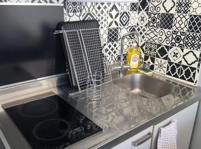 A 2 Pas De Disneyland