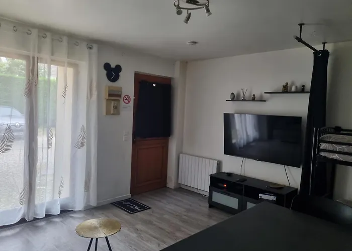 A 2 Pas De Disneyland