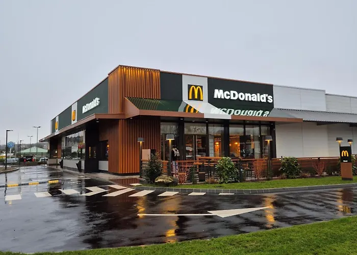 A 2 Pas De Disneyland Esbly